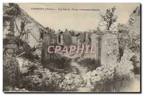 Cartes postales Germigny Une Rue du Village Militaria