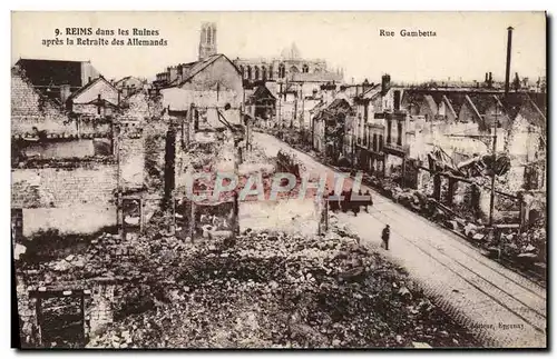 Ansichtskarte AK Reims Dans les Ruines Apres la Retraite des Allemands Militaria