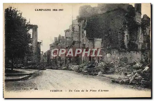 Cartes postales Verdun Un Coin de la Place d'Armes Militaria