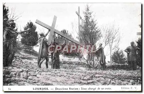 Cartes postales Lourdes Deuxieme Station charge de sa croix