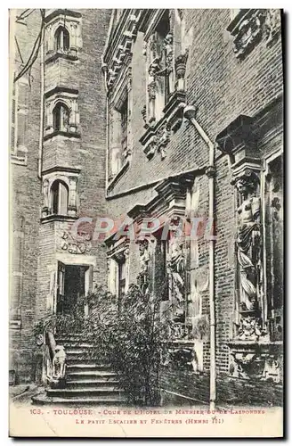 Ansichtskarte AK Toulouse Cour de L&#39Hotel de Maynier ou de Lasbordes Le petit escalier et Fenetres Henri III