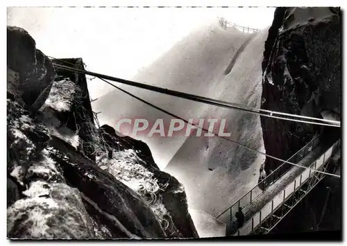 Cartes postales moderne Mont Blanc Teleferique De l&#39aiguille du Midi Vallee Blanche Passerelle du sommet Sud au Somme