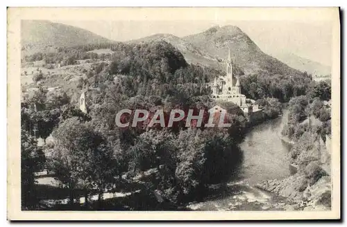 Cartes postales Lourdes La Basilique et le Gave