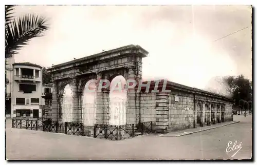 Cartes postales moderne Dax La Fontaine d'eau Chaude Source de la Nehe