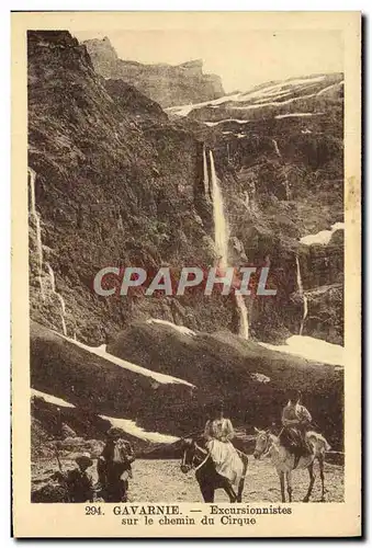 Cartes postales Gavarnie Excursionnistes su rle Chemin du Cirque Cheval