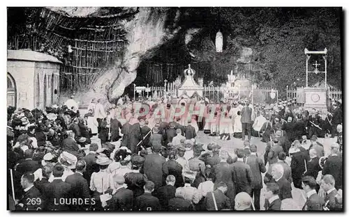 Cartes postales Lourdes La grotte avant le depart de la procession