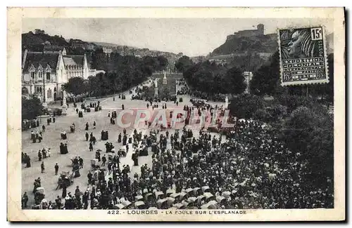 Ansichtskarte AK Lourdes La Foule Sur L&#39Esplanade