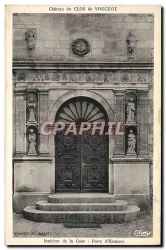 Ansichtskarte AK Chateau du Clos de Vougeot Interieur de la cour porte d&#39honneur