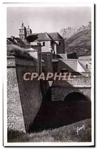 Ansichtskarte AK Briancon La Porte de Pignerol et la Collegiale Notre Dame