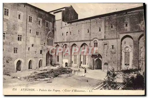 Cartes postales Avignon Palais Des Papes Cour D'Honneur