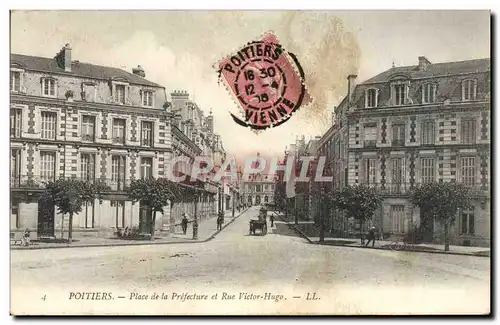 Cartes postales Poitiers Palais de Prefecture et Rue Victor Hugo