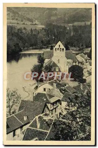 Cartes postales Beaulieu sur Dordogne Vieux toits et vieille chapelle des Penitents