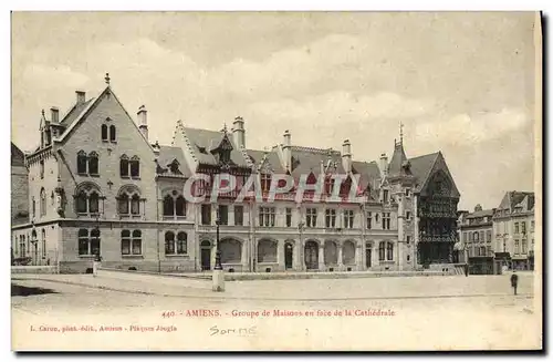 Cartes postales Amiens Groupe de Maisons en face de la Cathedrale