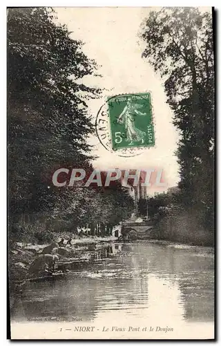 Cartes postales Niort Le vieux pont et le donjon