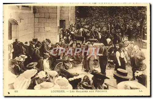 Cartes postales Lourdes Les Malades Aux Piscines