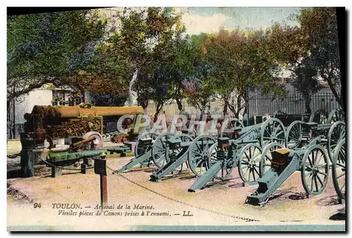 Ansichtskarte AK Toulon Arsenal de la Marine Vieilles Pieces de canons prises a l&#39ennemi