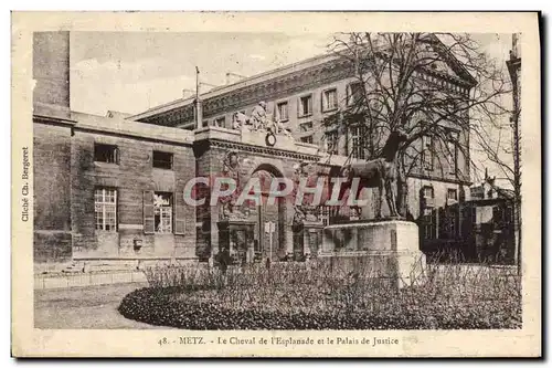 Cartes postales Metz Le Cheval de l&#39Esplanade et le Palais de Justice