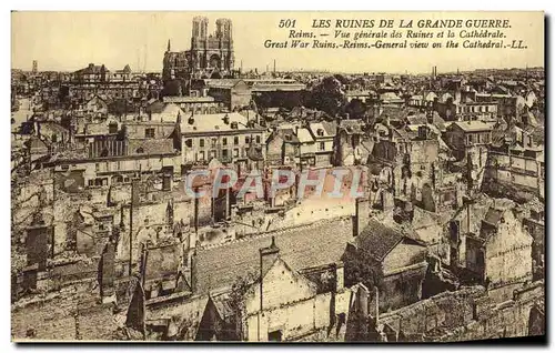 Ansichtskarte AK Reims Vue Generale Des Ruines Et La cathedrale Militaria