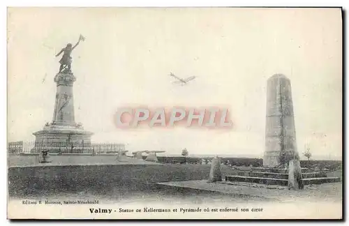 Cartes postales Valmy Statue De Kellermann Et Pyramide Ou Est Enferme Son Coeur Avion