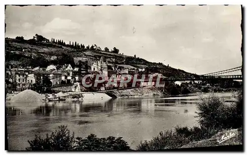Cartes postales moderne Port Saint Marie Le Pont vu de profil et la ville