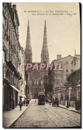 Cartes postales Bordeaux La Rue Vital Cartes Les fleches de la cathedrale