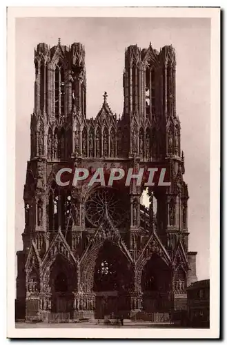 Ansichtskarte AK Reims La Cathedrale apres la Guerre La Facade Militaria