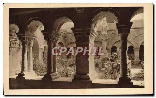 Cartes postales Abbaye De Sanaque Gordes Le Cloitre et la Vierge de l&#39Inviolata