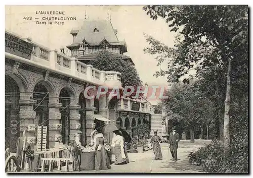 Cartes postales L&#39Auvergne Chatelguyon Dans le Parc (anim�e)