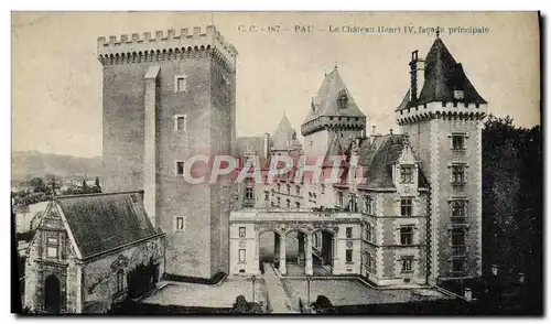 Ansichtskarte AK Pau Le Chateau Henri IV Facade Principale