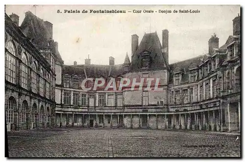 Cartes postales Palais de Fontainebleau Cour Ovale Donjon de Saint Louis