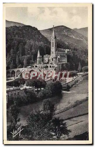 Cartes postales Lourdes La Basilique et le Gave