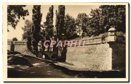 Cartes postales Mont Louis La Porte de France et les Fortifications