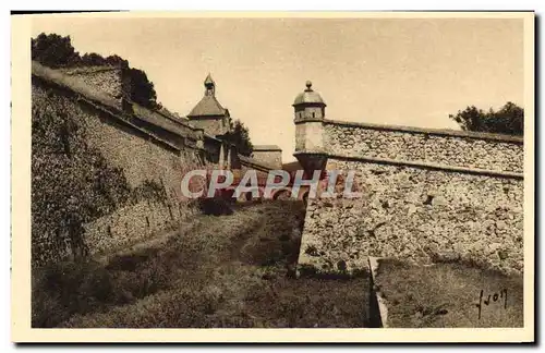 Cartes postales Mont Louis Les fosses et l&#39entree de la Citadelle