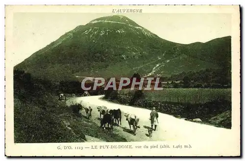 Cartes postales L&#39Auvergne Le Puy de Dome vue du pied Vaches