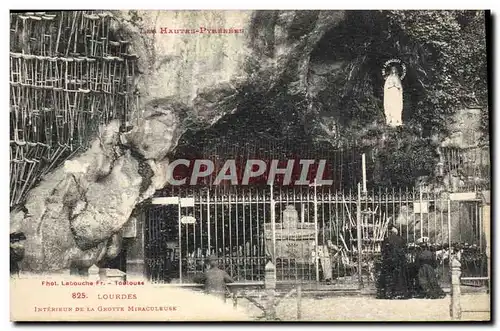Cartes postales Lourdes Interieur De La Grotte Miraculeuse