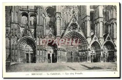 Cartes postales Bourges La Cathedrale Les cinq Portails