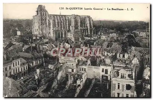 Ansichtskarte AK St Quentin La Basilique Militaria