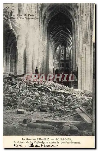 Ansichtskarte AK La Guerre Soissons Interieur de la Cathedrale apres le bombardement Militaria