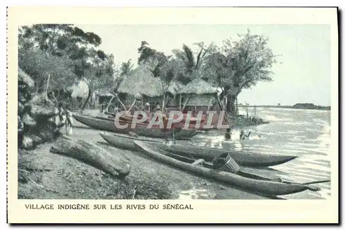 Cartes postales Village Indigene sur les Rives du Senegal Barques
