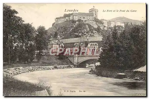 Ansichtskarte AK Lourdes Le Fort et le Pont du Gave