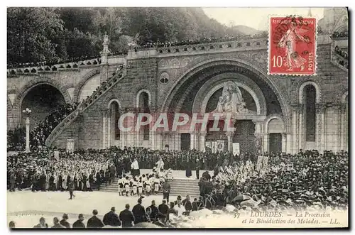 Cartes postales Lourdes La Procession Et La Benediction Des Malades