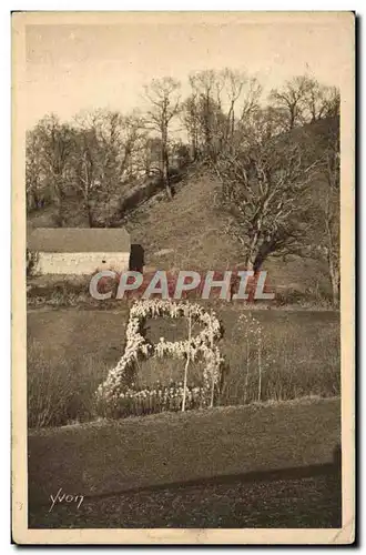 Cartes postales Lourdes Les Bernadettes a Lourdes Le B symbolique pres de la bergerie