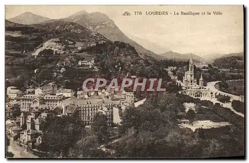 Cartes postales Lourdes La Basilique Et La Ville