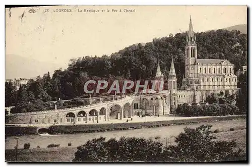 Cartes postales Lourdes La Basilique et le fer a cheval