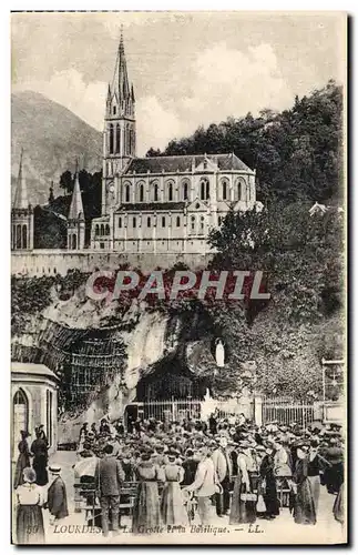 Cartes postales Lourdes La Grotte Et La Basilique