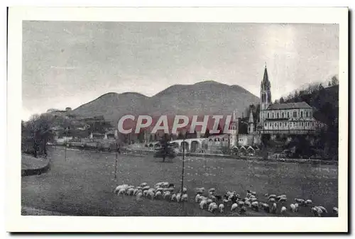 Ansichtskarte AK Lourdes La Basilique et le Pic du Jer