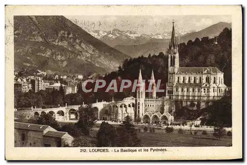 Cartes postales Lourdes La Basilique et les Pyrenees