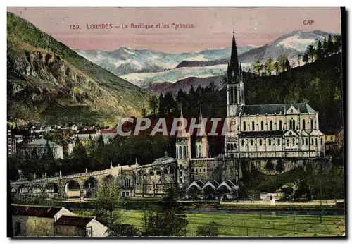 Cartes postales Lourdes La Basillique et les Pyrenees