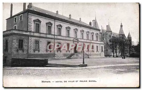 Ansichtskarte AK Nevers Hotel de Ville et Palais Ducal