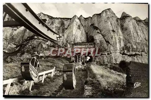 Cartes postales moderne Le Treport Le Telecabine et les falaises